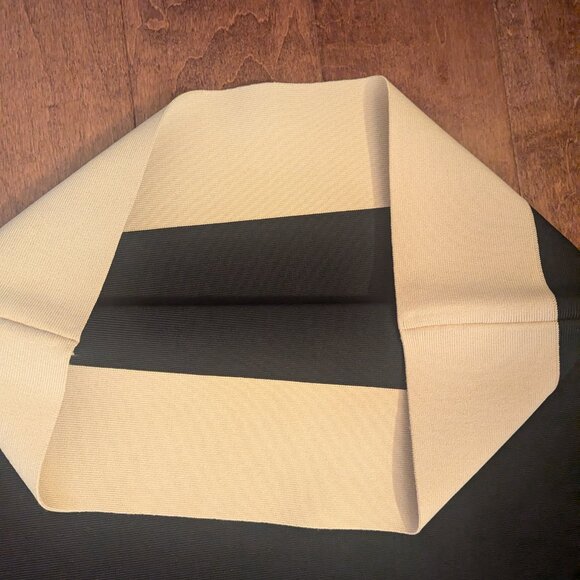 BCBG bandage skirt - size large - Picture 2 of 2